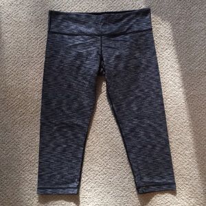 Gray size 10 Lulu crops/capris